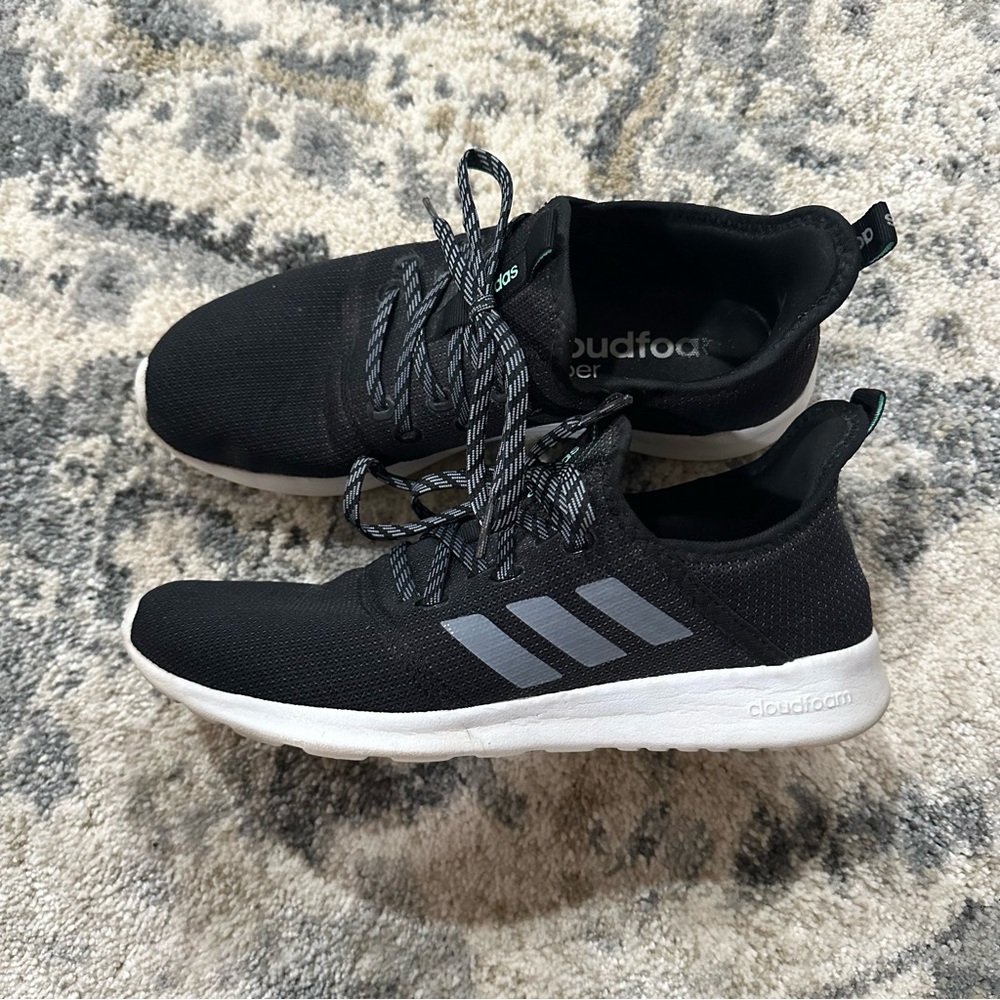 Women’s Adidas Cloud Foam sneakers size 8 1/2